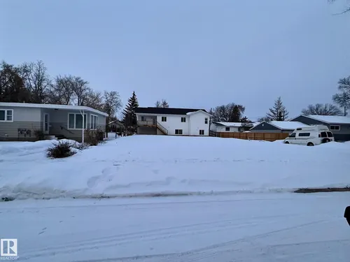 5212 56 AV, Ponoka - $99,900