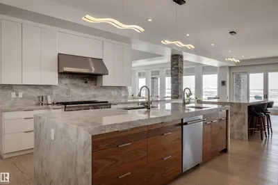 Interior photo 4 of 25056 TWP ROAD 492