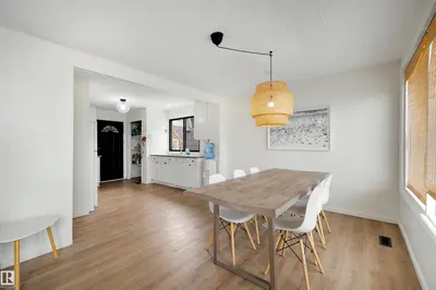 Interior photo 3 of 595 1 AV