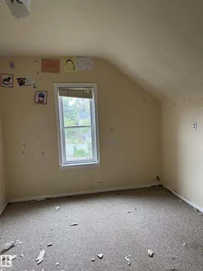 Interior photo 3 of 