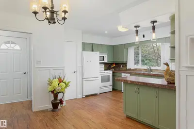 Interior photo 2 of 4615 54 AV
