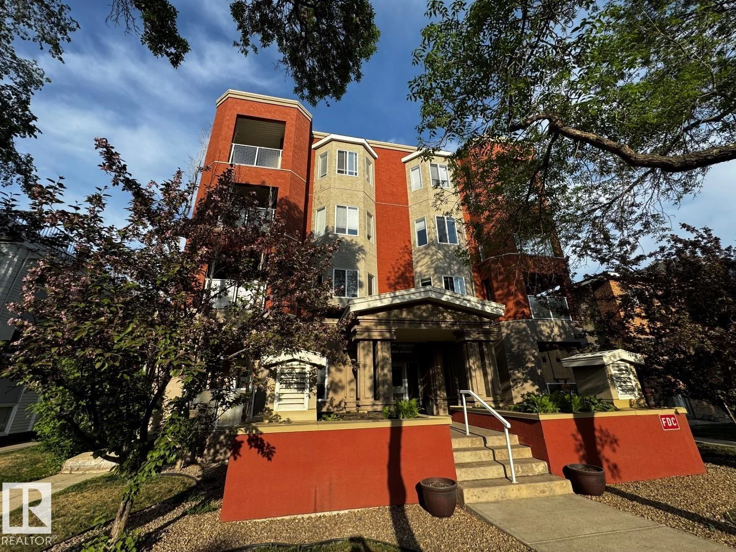 #301 10235 116 ST NW, Edmonton - 2 bedroom Apartment for sale