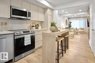 Interior photo 4 of 3 18640 18 AV NW