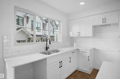 Interior photo 2 of #50 525 SECORD BV NW