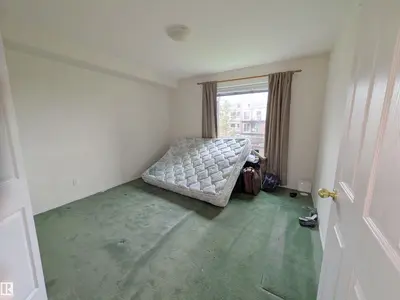 Interior photo 4 of 