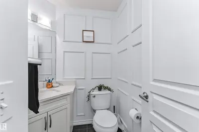 Interior photo 4 of 4613 CRABAPPLE RU SW