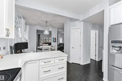 Interior photo 3 of 4613 CRABAPPLE RU SW