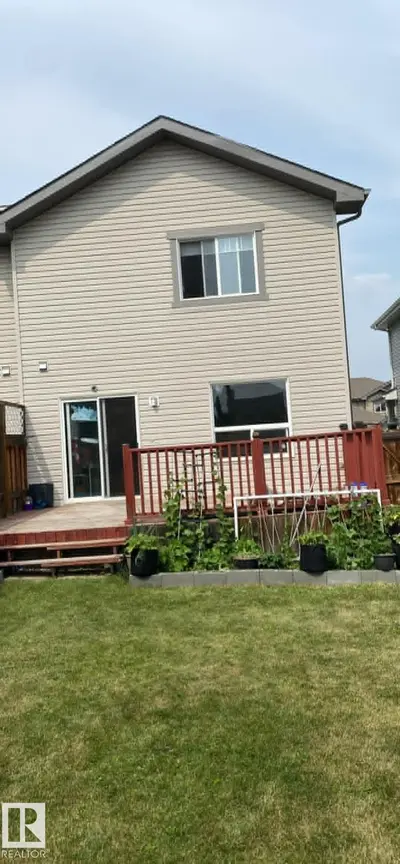Interior photo 1 of 2402 Casselman Cr CR SW SW
