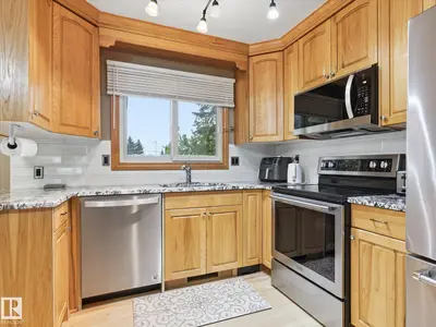 Interior photo 4 of 3548 65 ST NW