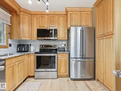 Interior photo 3 of 3548 65 ST NW