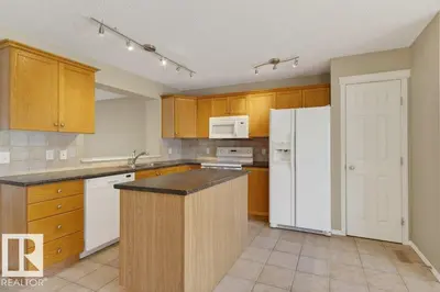 Interior photo 3 of 12215 18 AV SW SW