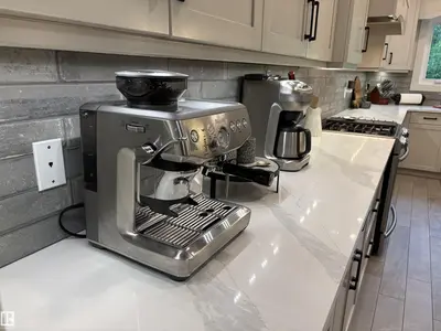 Interior photo 4 of 17 DILLWORTH CR