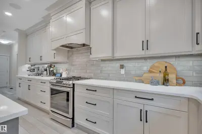 Interior photo 3 of 17 DILLWORTH CR