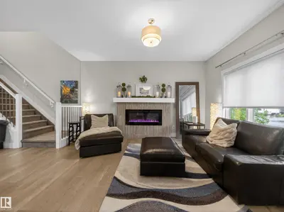 Interior photo 1 of 17 AMESBURY WD