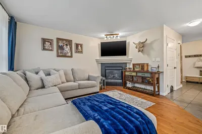 Interior photo 4 of 78 RED CANYON WY