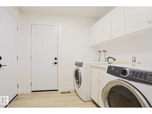 11347 10 AV NW, Edmonton - $749,900