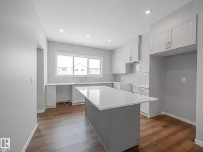 Interior photo 3 of 1090 McLeod AV