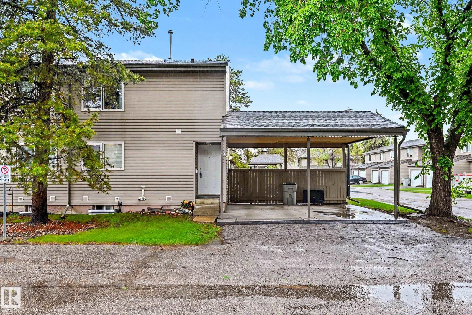 15 AKINSDALE GD, St. Albert - 3 bedroom Townhouse for sale