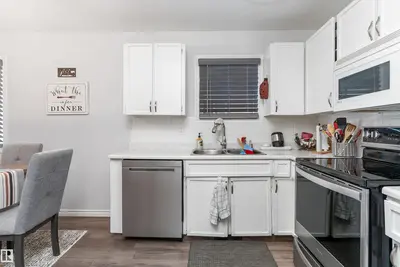Interior photo 2 of 
