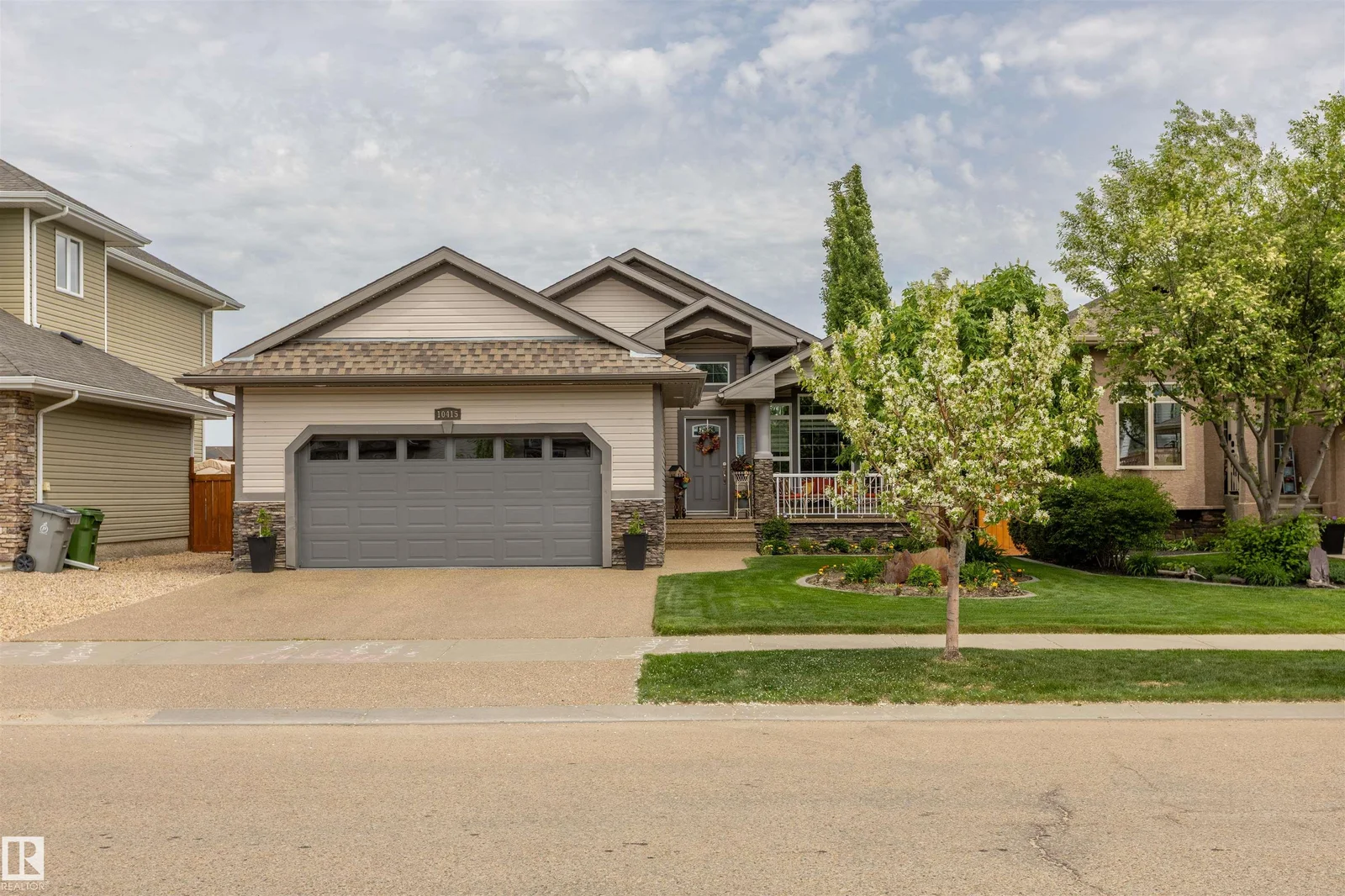 10415 97 ST, Morinville - 5 bedroom Detached Single Family for sale