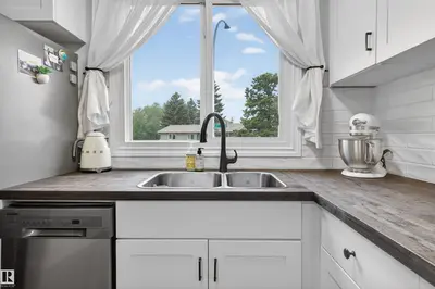 Interior photo 4 of 13275 47 ST NW