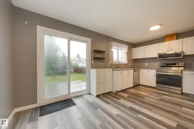 Interior photo 4 of 3526 42 AV NW