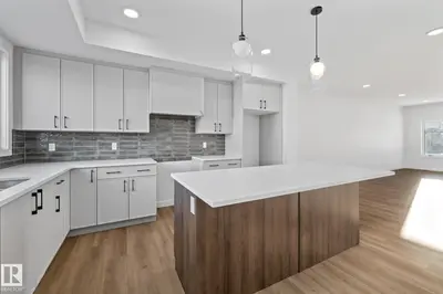 Interior photo 2 of 206 STARLING