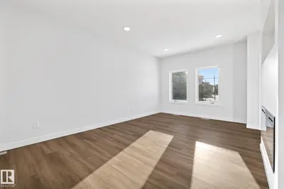Interior photo 1 of 206 STARLING