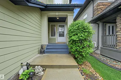 Interior photo 1 of 478 AINSLIE CR SW