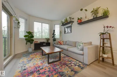 Interior photo 4 of #302 8730 82 AV NW