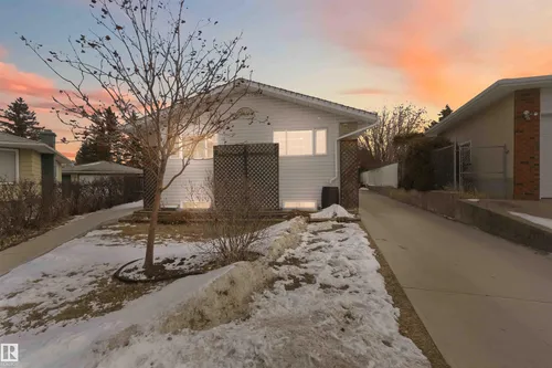4023 86 ST NW NW, Edmonton - $464,000