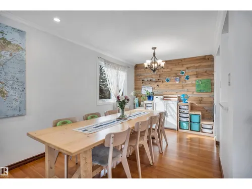 4208 89 ST NW, Edmonton - $465,000