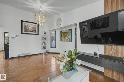 Interior photo 3 of 242 NORTHMOUNT DR