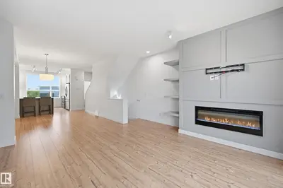 Interior photo 4 of 