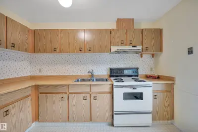 Interior photo 4 of #31 2131 OAK ST