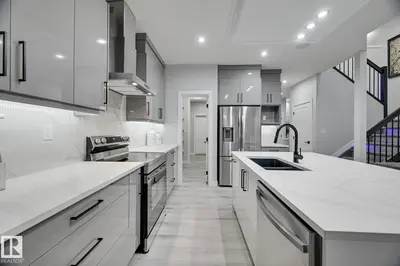 Interior photo 3 of 