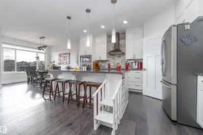 Interior photo 4 of 3318 Parker LO SW