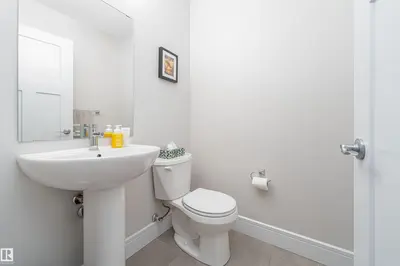 Interior photo 2 of 3318 Parker LO SW