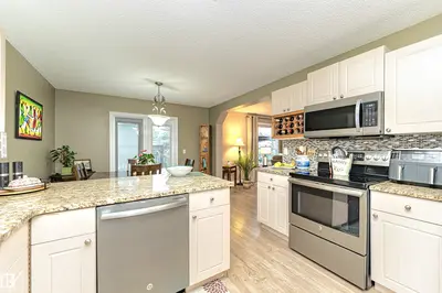 Interior photo 2 of 184 Lakeland Dr