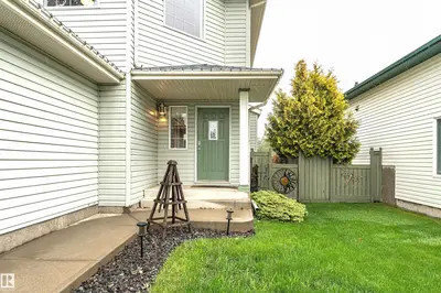 Interior photo 1 of 184 Lakeland Dr