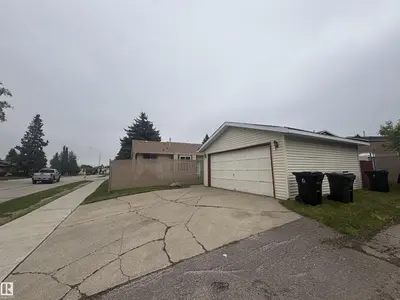 Interior photo 1 of 