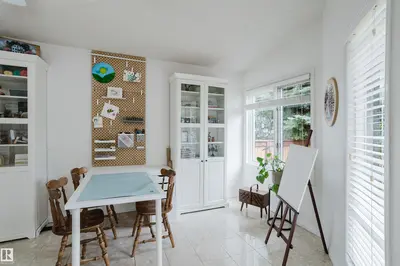 Interior photo 2 of 613 HENDERSON ST NW