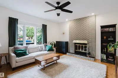 Interior photo 4 of 613 HENDERSON ST NW