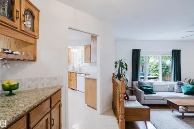 Interior photo 3 of 613 HENDERSON ST NW