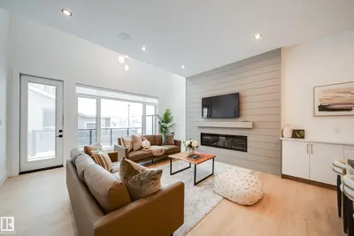 Interior photo 4 of #2 20425 93 AV NW