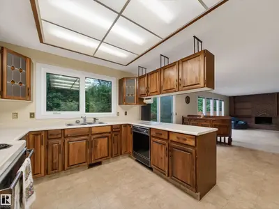 Interior photo 3 of 70 WOODSTOCK DR