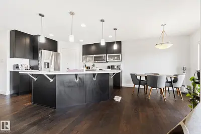 Interior photo 2 of 50 VANDERBILT CM