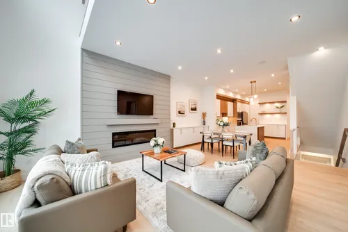 #2 20425 93 AV NW, Edmonton - $699,900