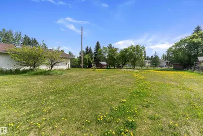 Interior photo 4 of 20415 Quadrant ave SW