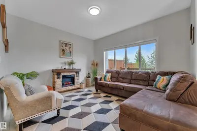 Interior photo 3 of 2925 CHOKECHERRY CM SW